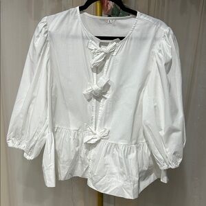Chic White Bow-Accent Women's Blouse